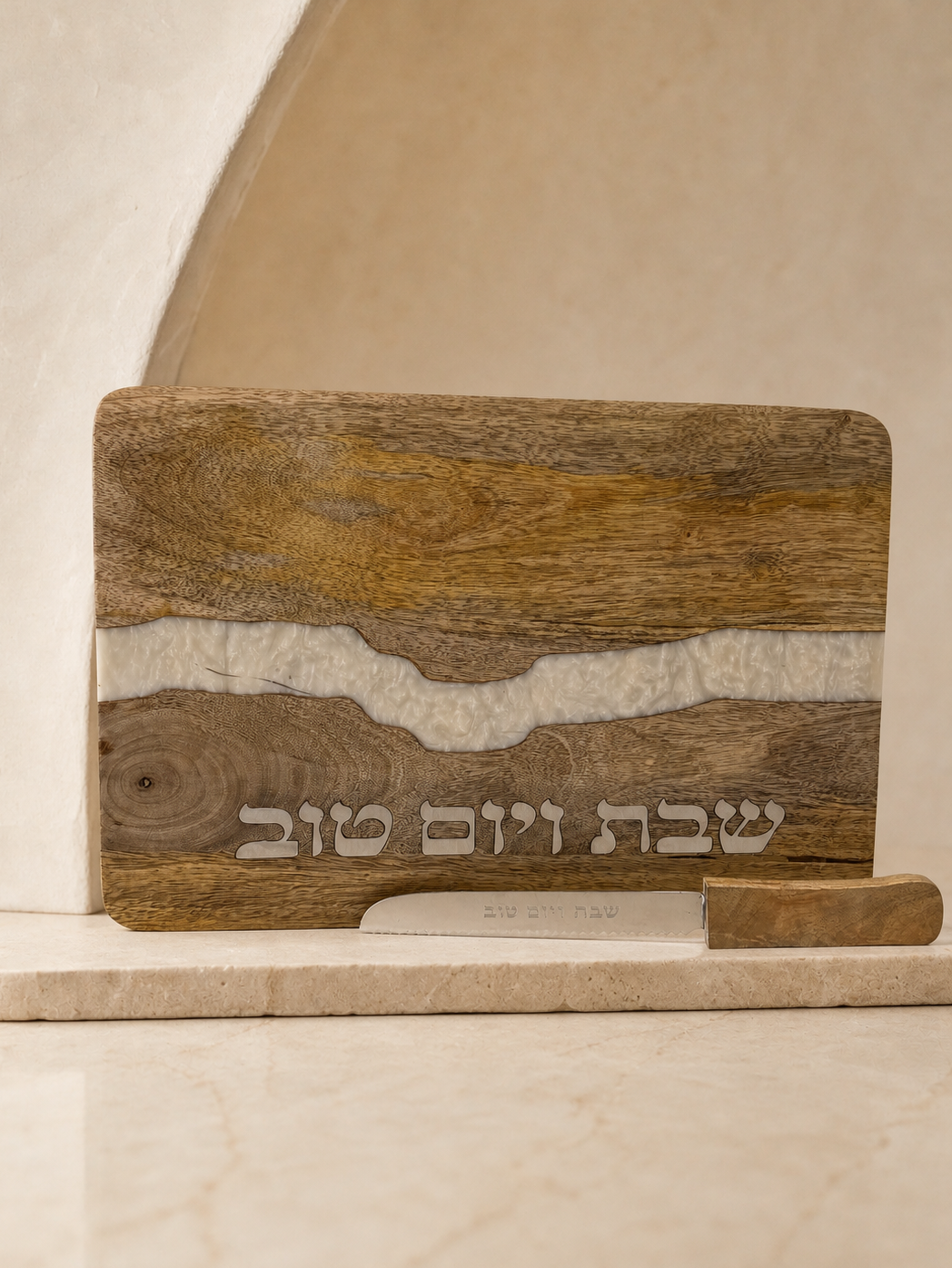 מגש חלה עץ עם סכין - נהר פנינה - זווית נוספת
